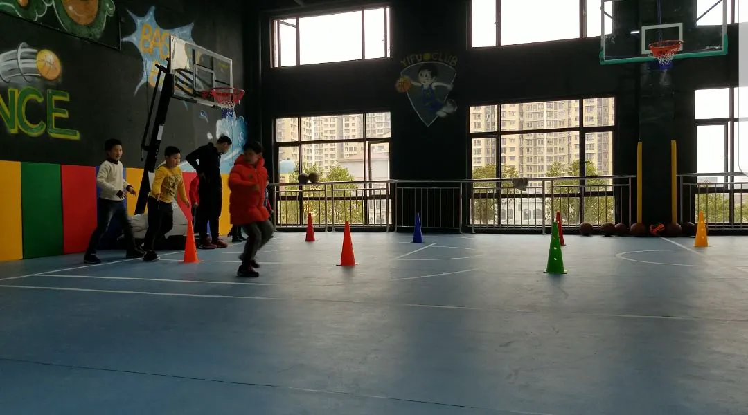 如何结合营养补充提升篮球主力的体能恢复_1